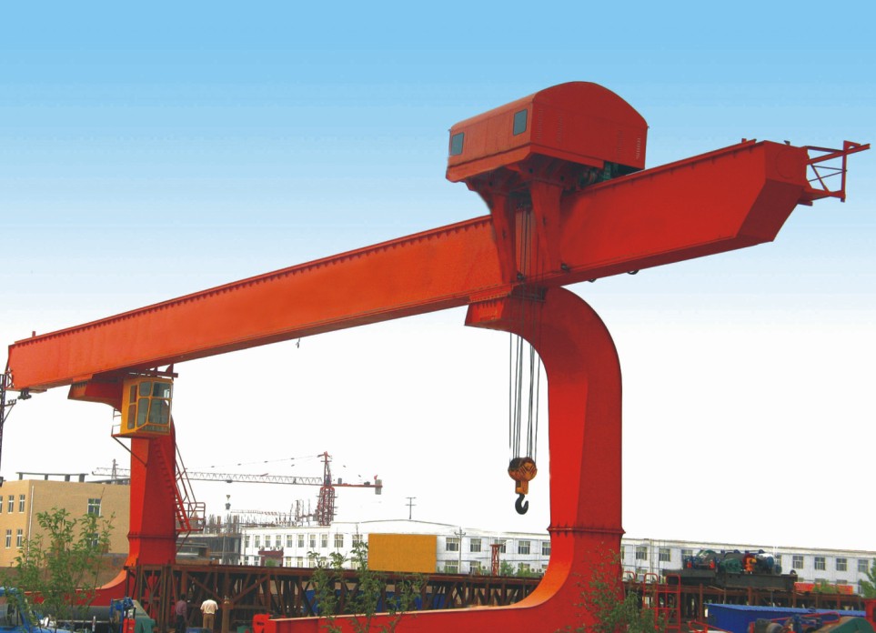 L型偏挂门式起重机