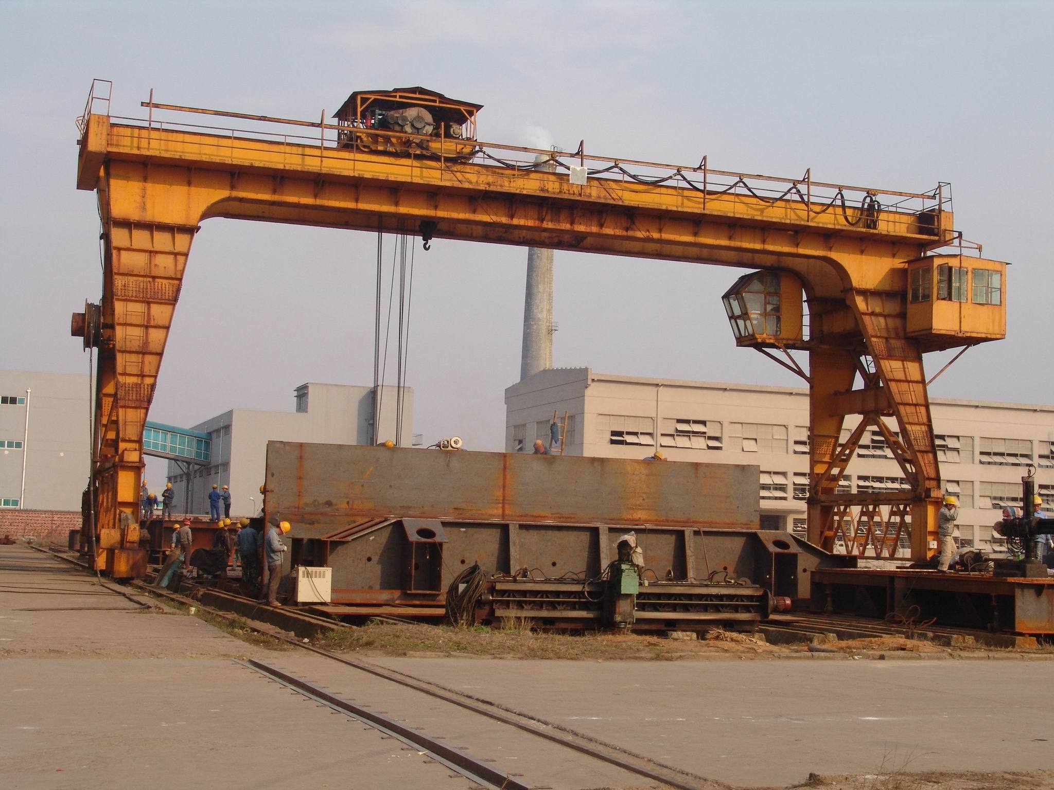 起重机使用前和过程中要注意什么