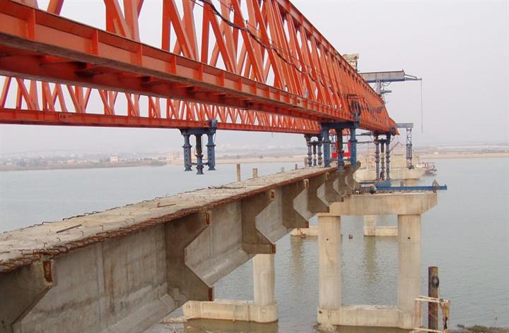 架桥机突然出现问题时的应急操作