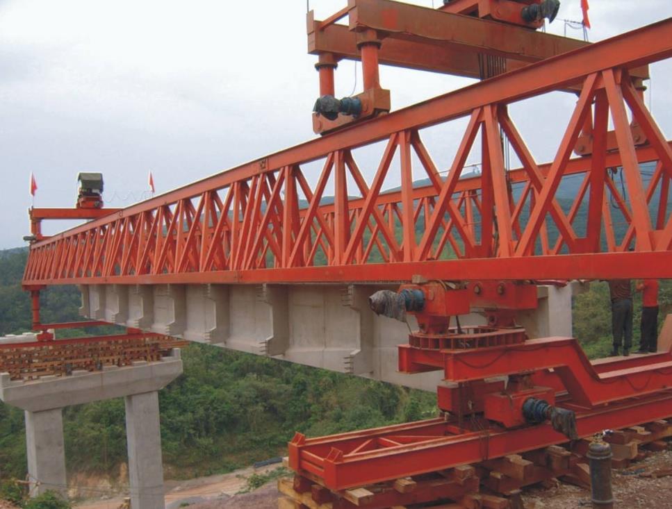 为您介绍GYLQ200T-40M架桥机在维修中的事项