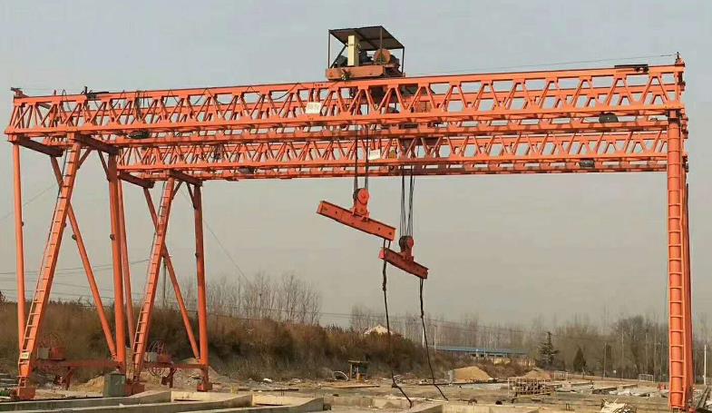 MG80T双梁龙门吊生产现场（附带现场制作视频与技术参数图）