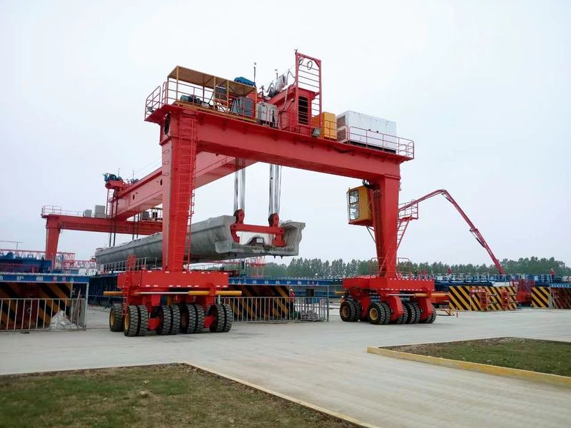 MET300T(150T+150T)-38M-12M轻轨轮胎提梁机