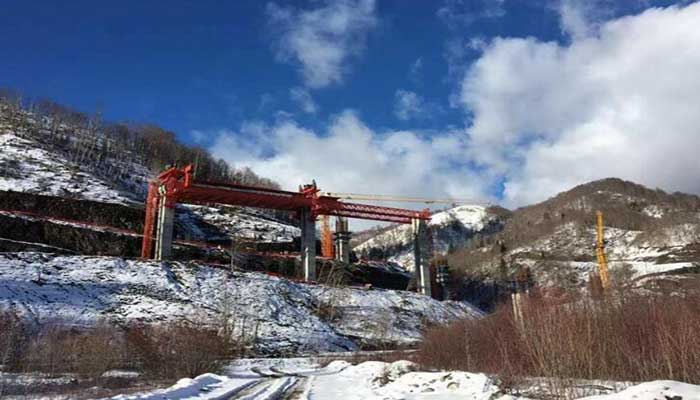 SY32-900吨下行式移动模架